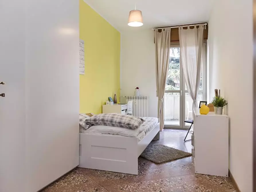 Immagine 1 di Camera in affitto  in Viale Giovanni Vicini20 a Bologna