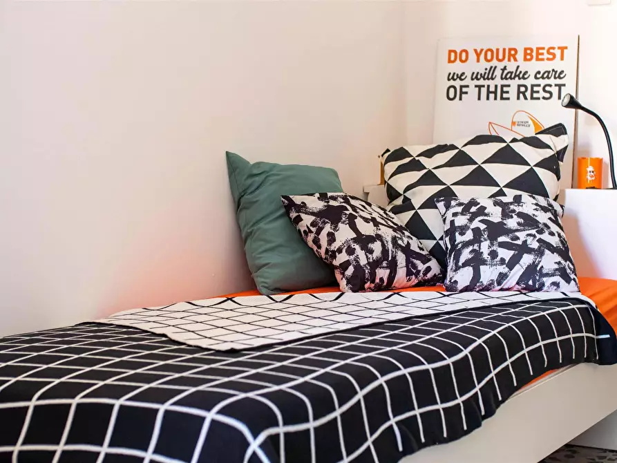 Immagine 3 di Camera in affitto  in Via Tiziano62 a Cagliari