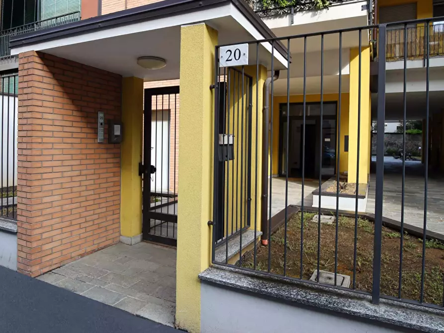 Immagine 16 di Camera in affitto  in Via Luigi Mercantini a Milano