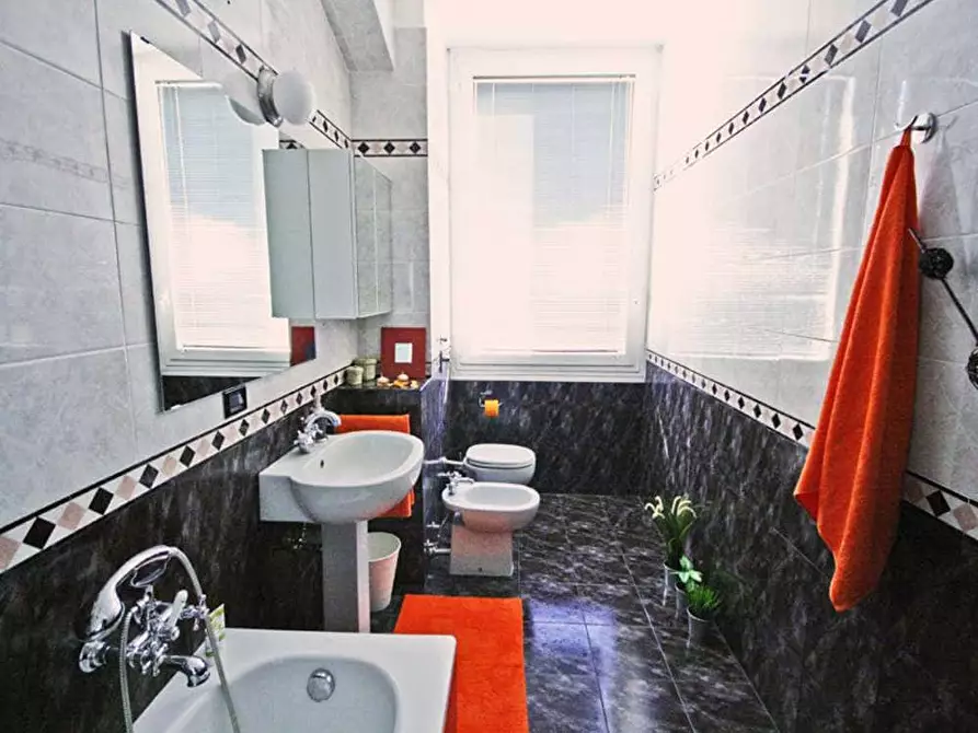 Immagine 11 di Camera in affitto  in Via Gustavo Fara39 a Milano