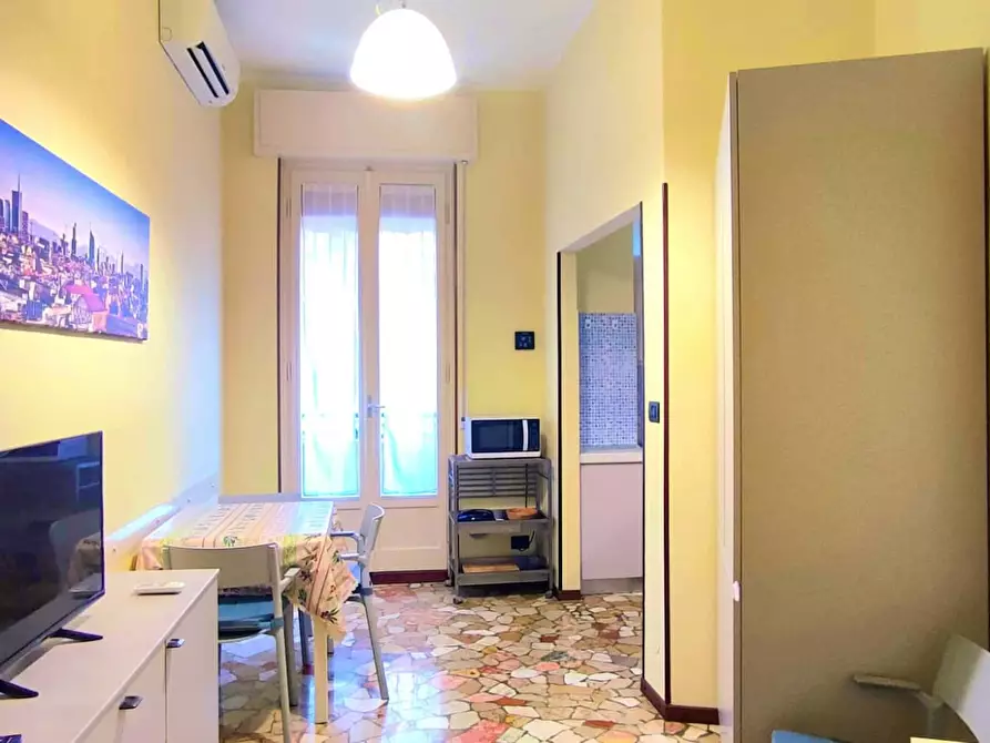 Immagine 5 di Appartamento in affitto  in Via Tavazzano a Milano