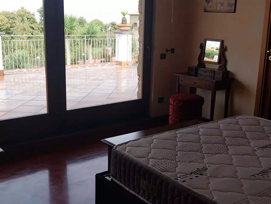 Immagine 15 di Appartamento in affitto  in Via San Romualdo33 a Napoli