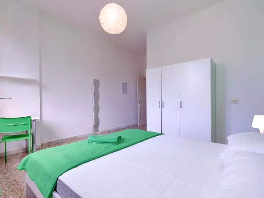 Immagine 5 di Camera in affitto  in Via Vincenzo Bellini56 a Firenze