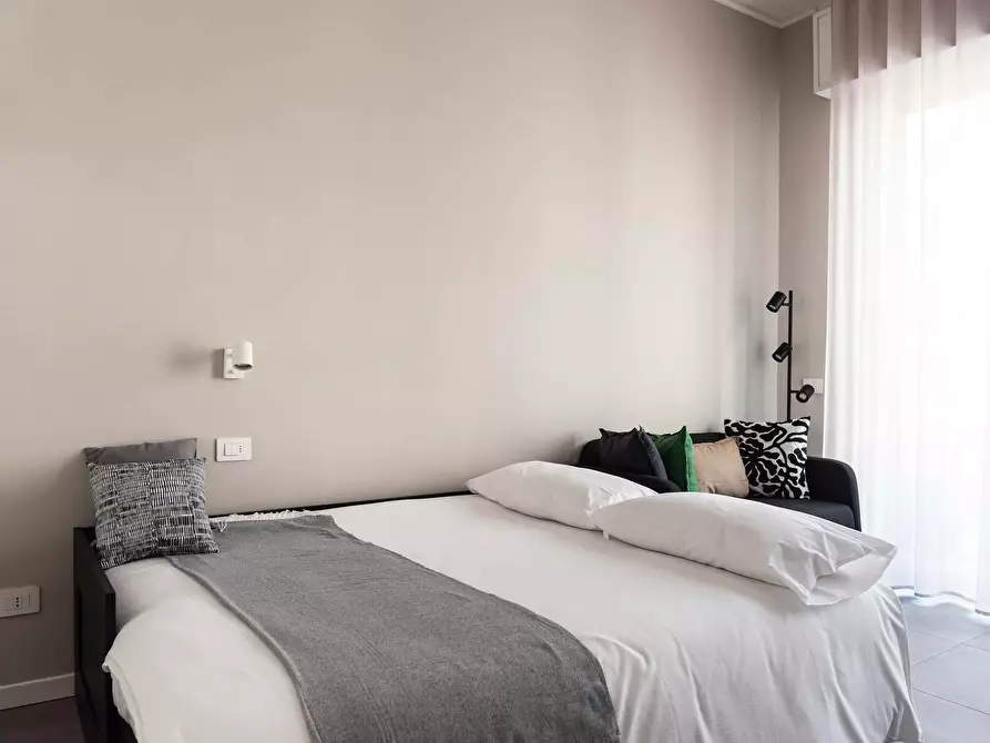 Immagine 2 di Appartamento in affitto  in Via Antonio Bazzini a Milano