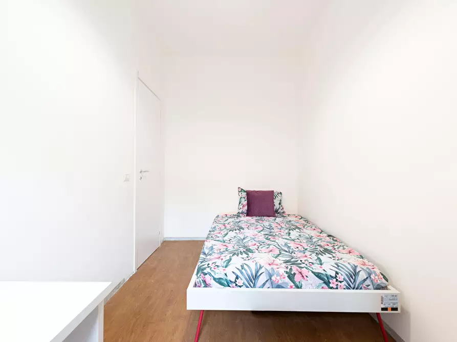 Immagine 2 di Camera in affitto  in Via Leopoldo Cicognara2 a Milano