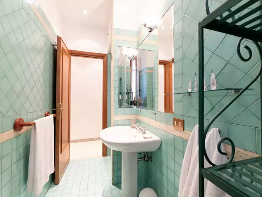 Immagine 16 di Appartamento in affitto  in Via Alberico II15 a Roma