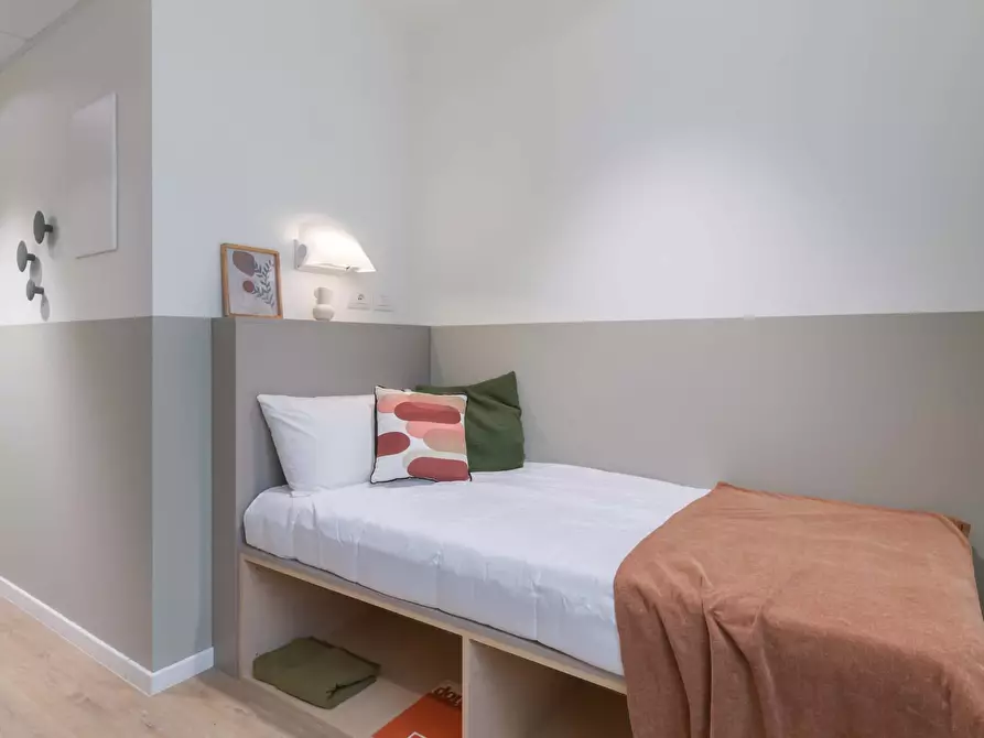 Immagine 2 di Camera in affitto  in Via Lepontina4 a Milano