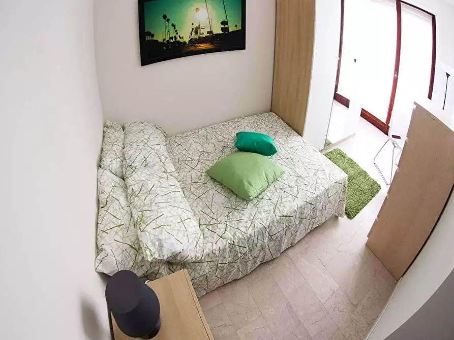 Immagine 1 di Camera in affitto  in Via Angelo de Vincenti6 a Milano