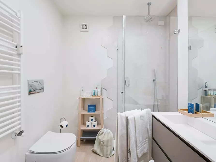 Immagine 10 di Appartamento in affitto  in Viale Emilio Caldara30 a Milano