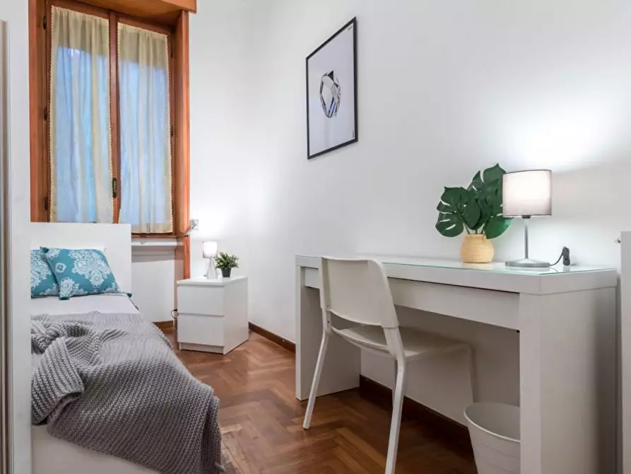Immagine 2 di Camera in affitto  in Viale Regina Margherita33 a Milano