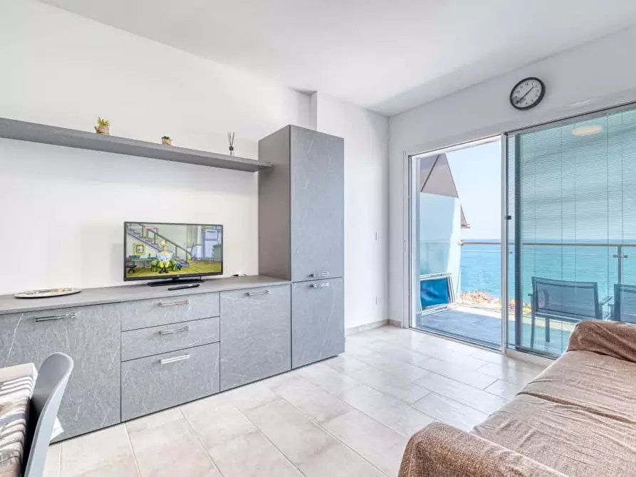 Immagine 3 di Appartamento in affitto  in Lungomare Giacomo Matteotti39 a Borghetto Santo Spirito