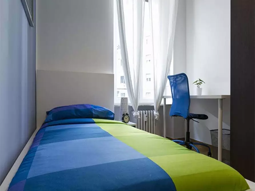 Immagine 6 di Camera in affitto  in Via Vincenzo Monti77 a Milano