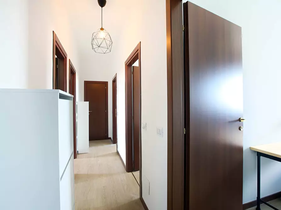 Immagine 9 di Camera in affitto  in Via Benjamin Constant2 a Milano