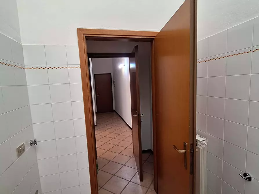 Immagine 7 di Appartamento in affitto  in Viale Garibaldi13 a Maccagno Con Pino E Veddasca