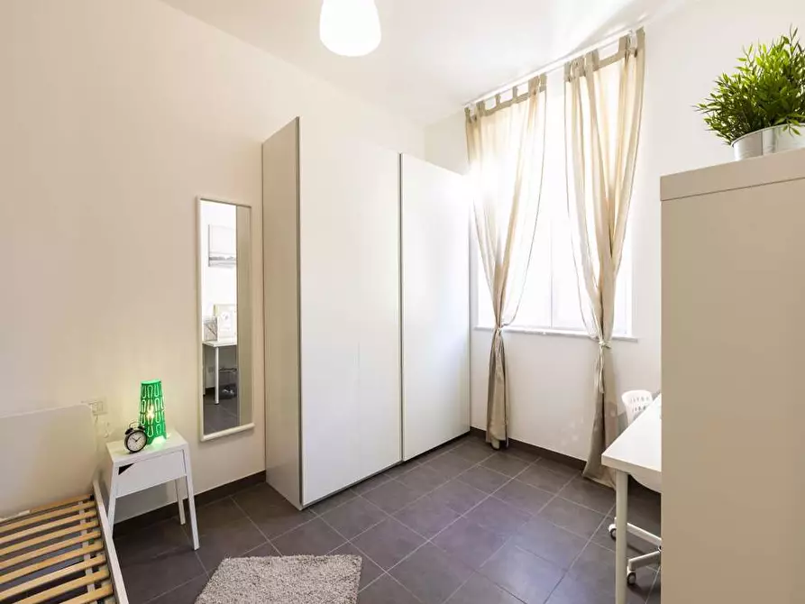 Immagine 5 di Camera in affitto  in Via Gardone5 a Milano