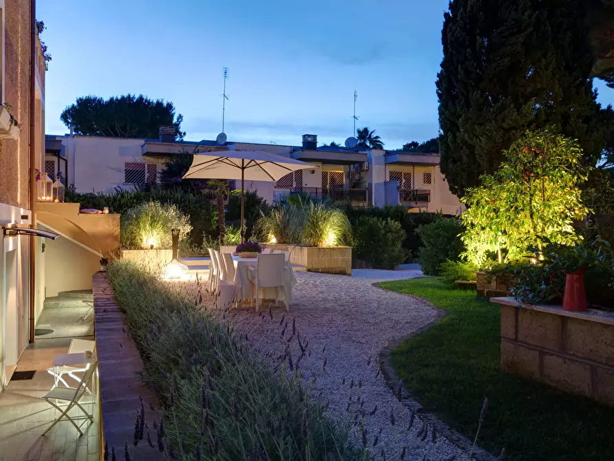 Immagine 22 di Appartamento in affitto  in Via Appia Pignatelli a Roma