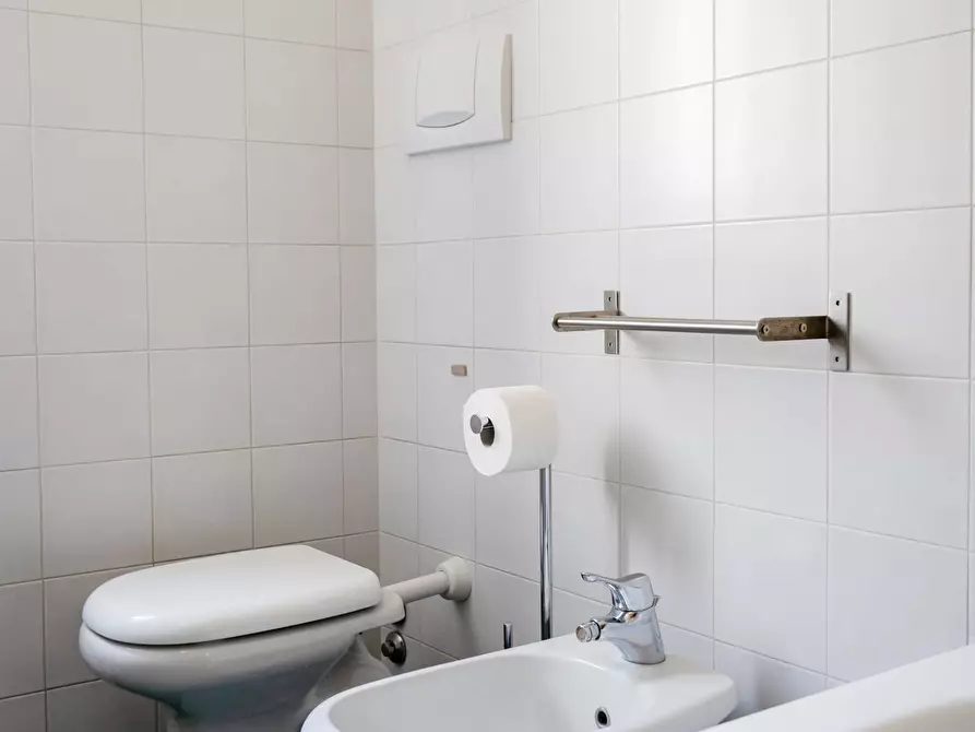 Immagine 14 di Camera in affitto  in Via Gustavo Fara12 a Milano