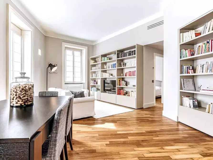 Immagine 2 di Appartamento in affitto  in Via Sardegna31 a Milano