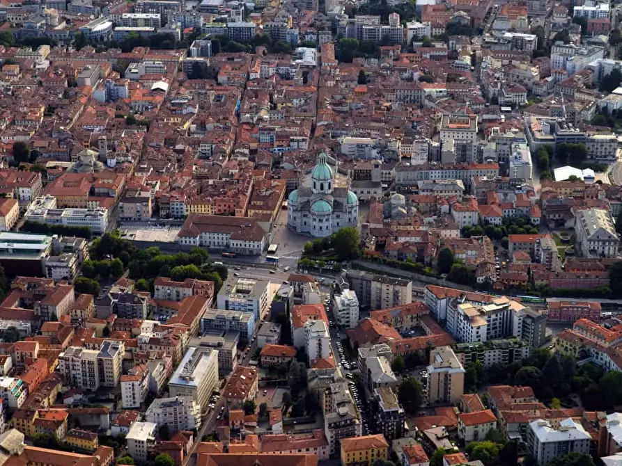 Immagine 31 di Appartamento in affitto  in Via Alessandro Volta49 a Brunate