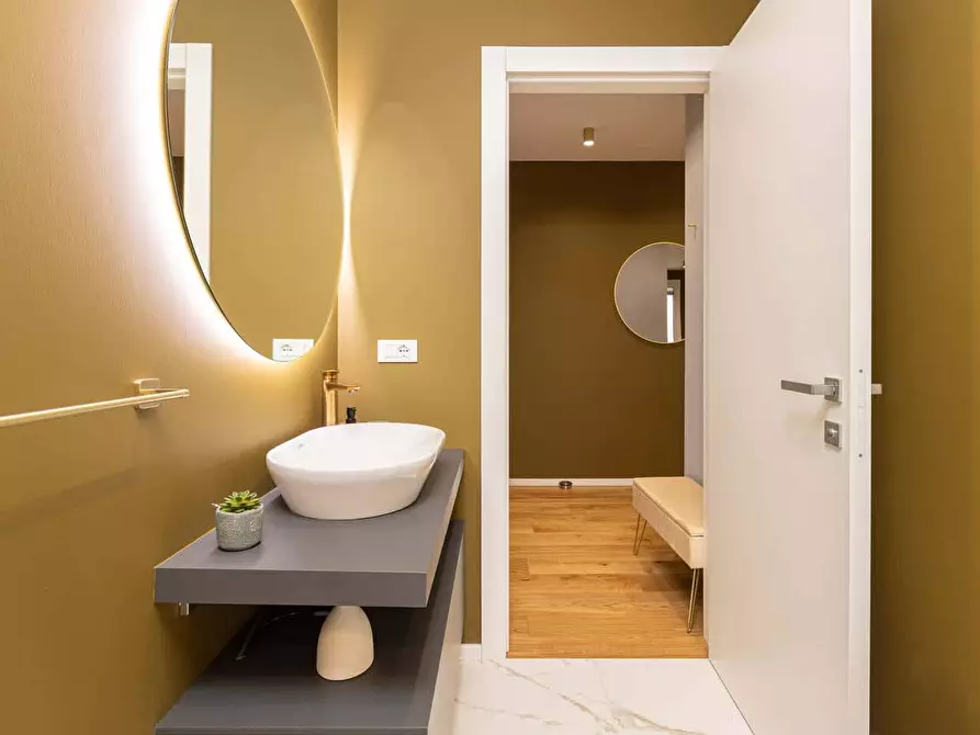 Immagine 10 di Appartamento in affitto  in Via Valdirivo30 a Trieste