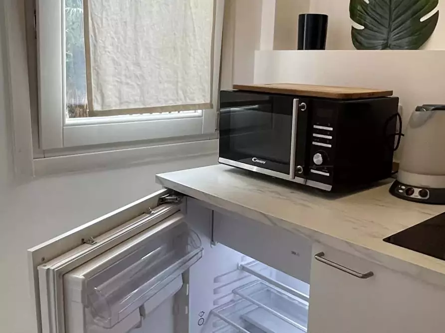 Immagine 5 di Appartamento in affitto  in Via Caccialepori41 a Milano