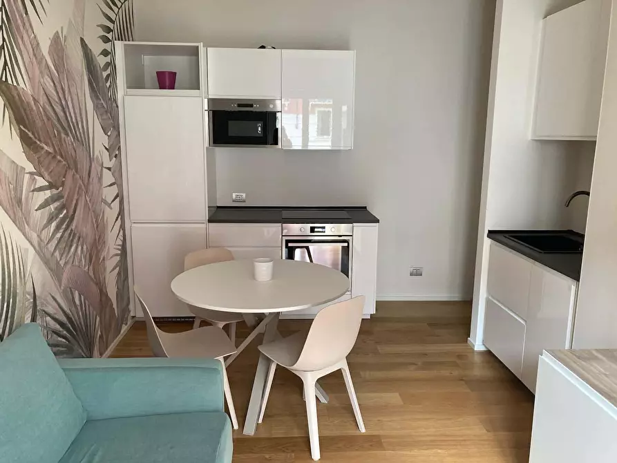 Immagine 4 di Appartamento in affitto  in Alzaia Naviglio Grande44 a Milano