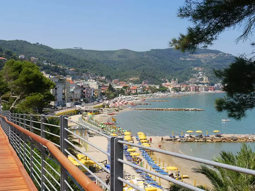 Immagine 25 di Appartamento in affitto  in Via Margherita Morteo Ollandini31 a Alassio