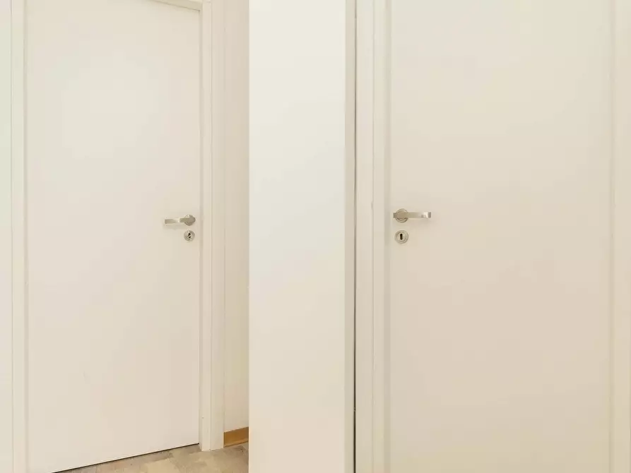 Immagine 25 di Camera in affitto  in Via Elba a Torino