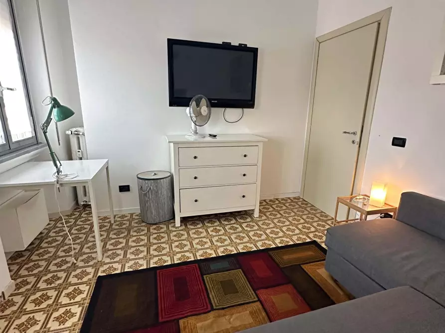 Immagine 1 di Camera in affitto  in Via Luigi Mercantini25 a Milano