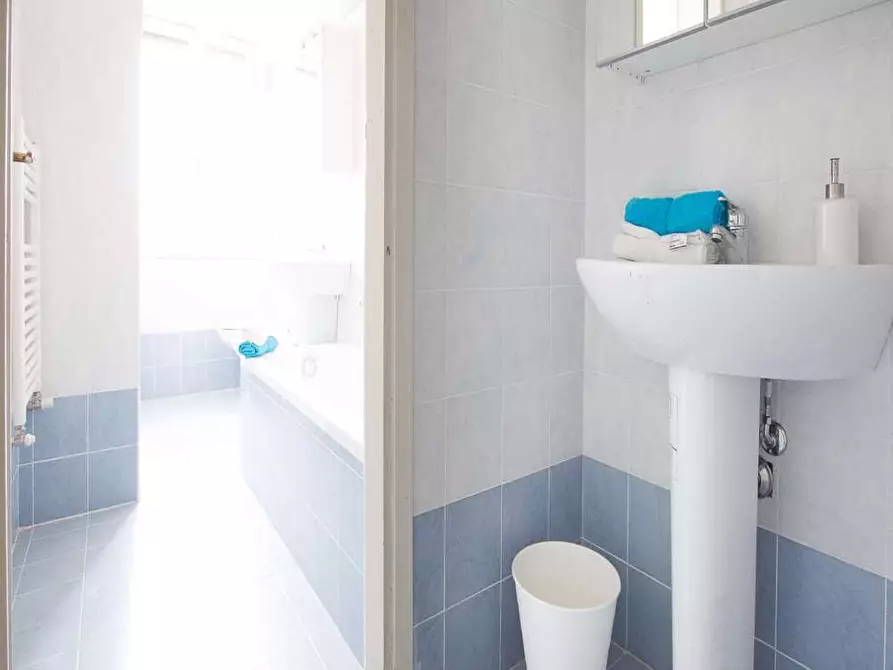 Immagine 11 di Camera in affitto  in Corso Sempione82 a Milano