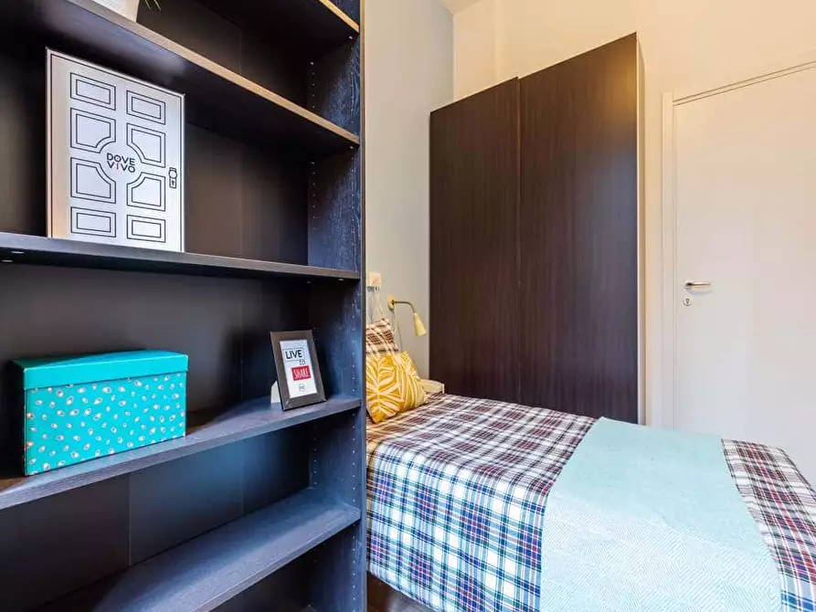 Immagine 4 di Camera in affitto  in Viale Alfredo Oriani26 a Bologna