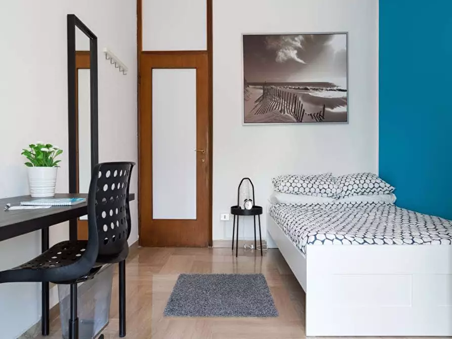 Immagine 9 di Camera in affitto  in Via Carlo Botta19 a Milano