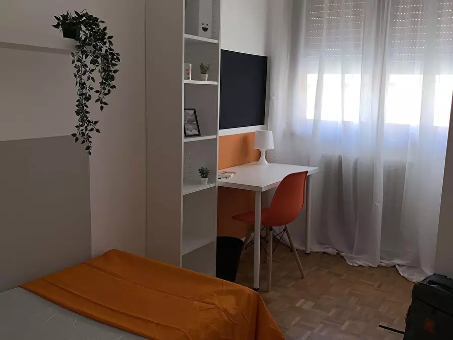 Immagine 1 di Camera in affitto  in Via Fratelli Perini173 a Trento
