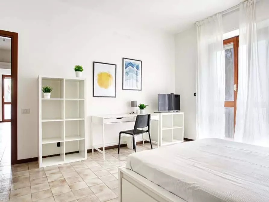 Immagine 3 di Camera in affitto  in Via Ronchi24 a Milano