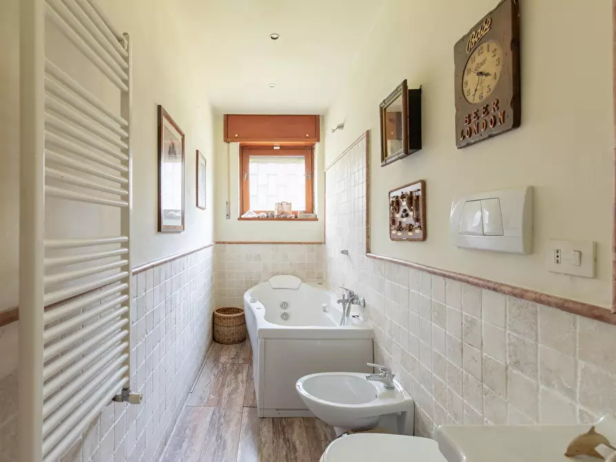 Immagine 26 di Appartamento in affitto  in Via della Camilluccia741 a Roma