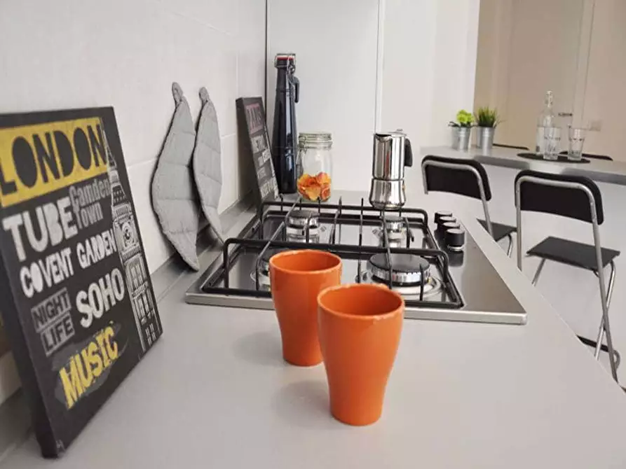 Immagine 25 di Camera in affitto  in Via Mauro Macchi44 a Milano