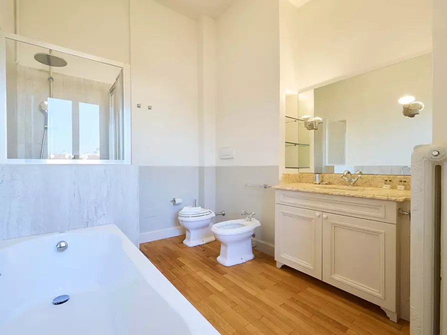 Immagine 56 di Appartamento in affitto  in Viale di Porta Vercellina2 a Milano