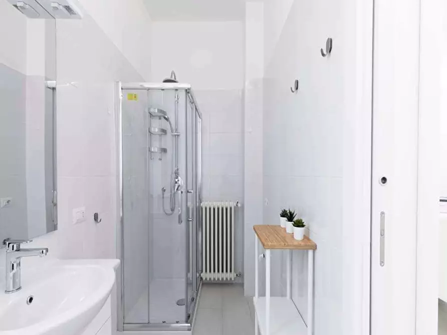 Immagine 10 di Camera in affitto  in Via Cadibona9 a Milano