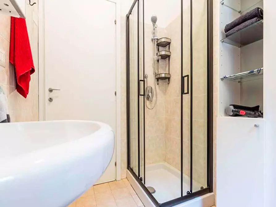 Immagine 8 di Camera in affitto  in Corso Vercelli25 a Milano