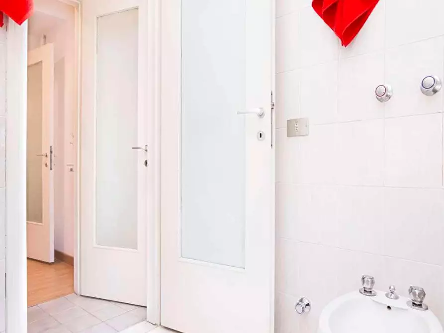 Immagine 8 di Camera in affitto  in Via Legnone15 a Milano