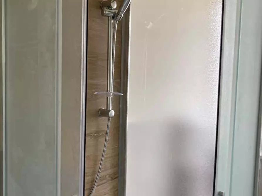 Immagine 20 di Camera in affitto  in Via Tiziano Vecellio46 a Torino