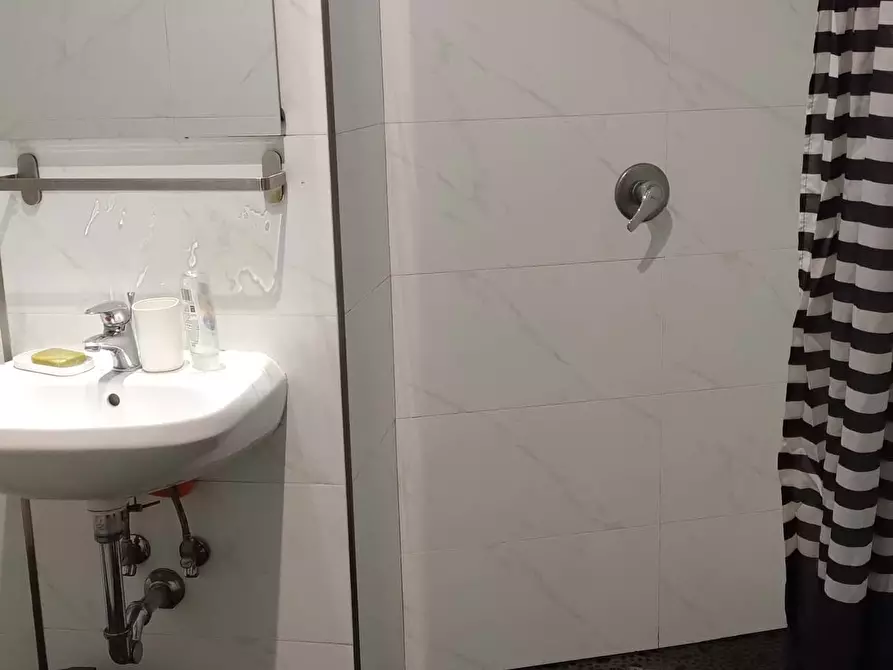 Immagine 6 di Camera in affitto  in Viale Leonardo da Vinci223 a Roma
