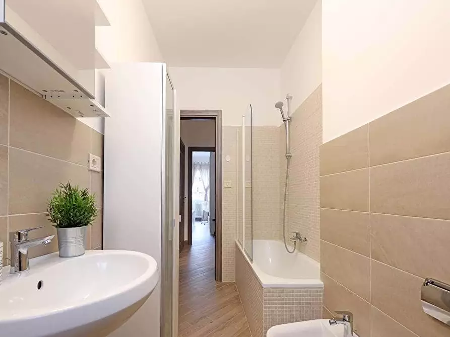 Immagine 22 di Camera in affitto  in Via Antonino Lo Surdo57 a Roma