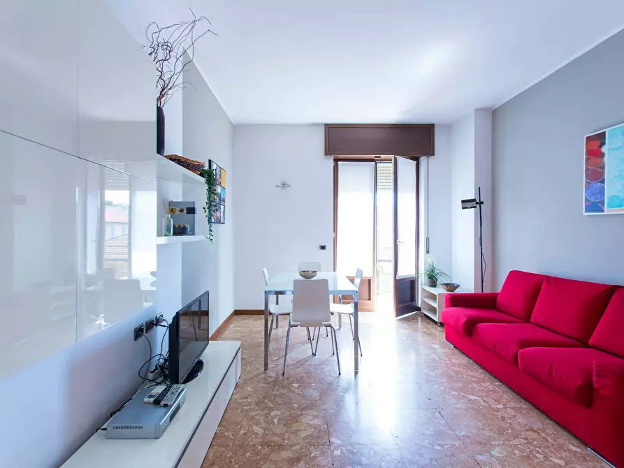 Immagine 2 di Appartamento in affitto  in Via Luigi Settembrini a Milano