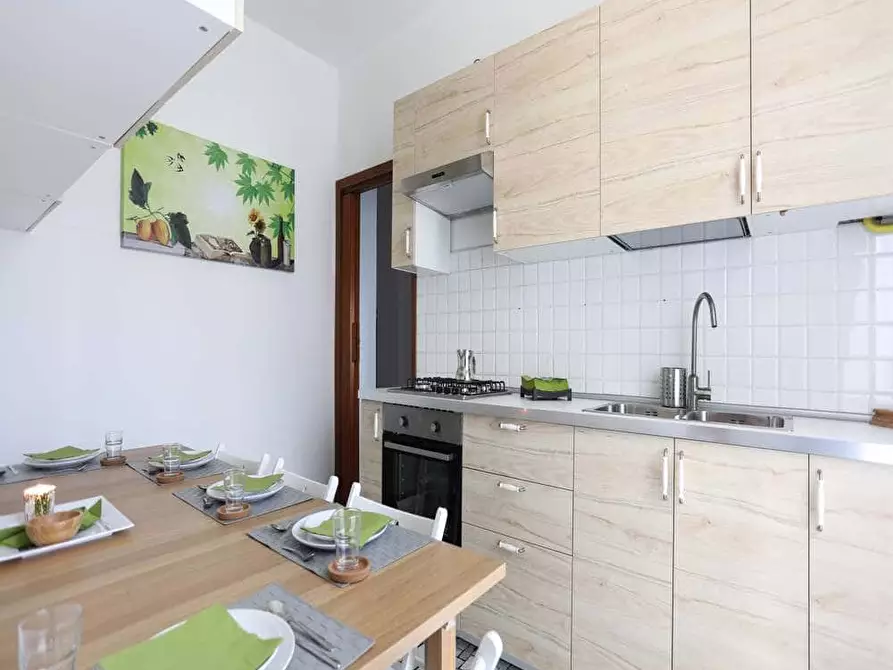 Immagine 38 di Camera in affitto  in Viale Romagna5 a Milano