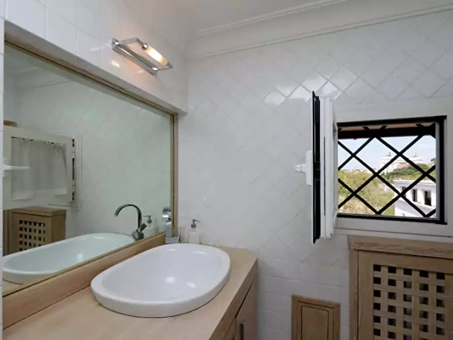 Immagine 22 di Appartamento in affitto  in Via della Botticella21 a Roma