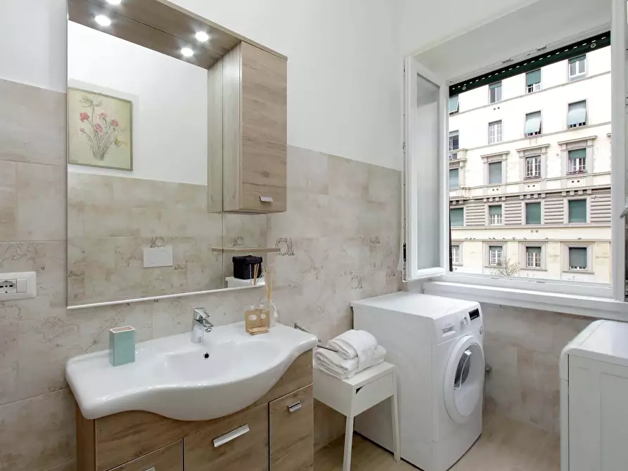 Immagine 12 di Appartamento in affitto  in Via Buccari11 a Roma