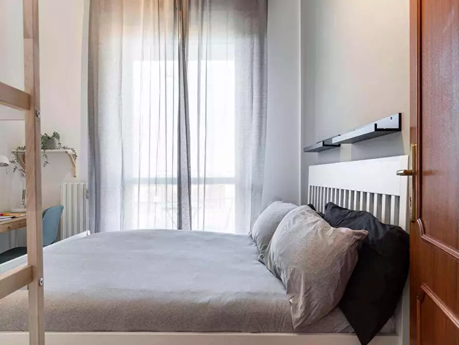 Immagine 8 di Camera in affitto  in Via Gian Rinaldo Carli25 a Milano