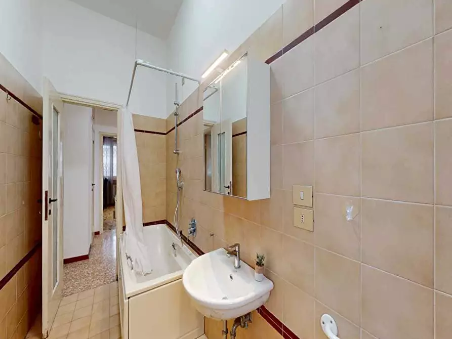 Immagine 6 di Camera in affitto  in Via Anco Marzio4 a Milano