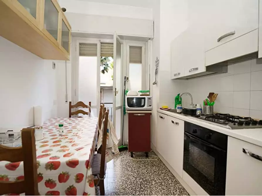 Immagine 6 di Camera in affitto  in Via Innocenzo Isimbardi a Milano